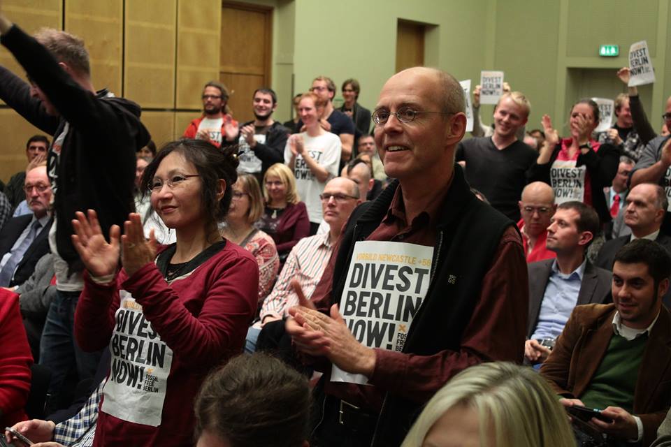 Standing ovations for Berlin cross-party call for divestment