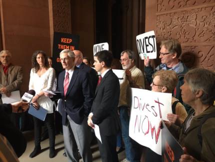 Elected officials call for state pension divestment